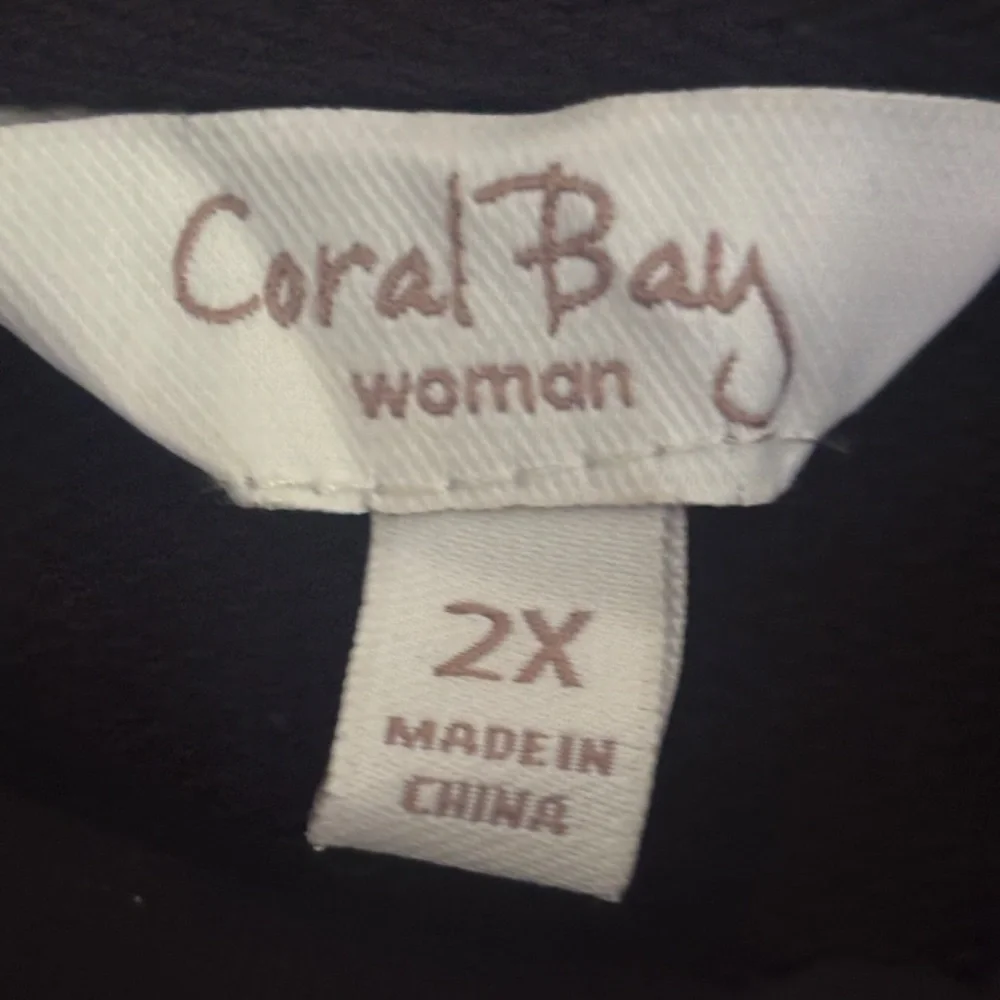 GORGEOUS Plus Size Black Knit Zip Cardigan Jacket with embellishments 2X - Picture 6 of 8